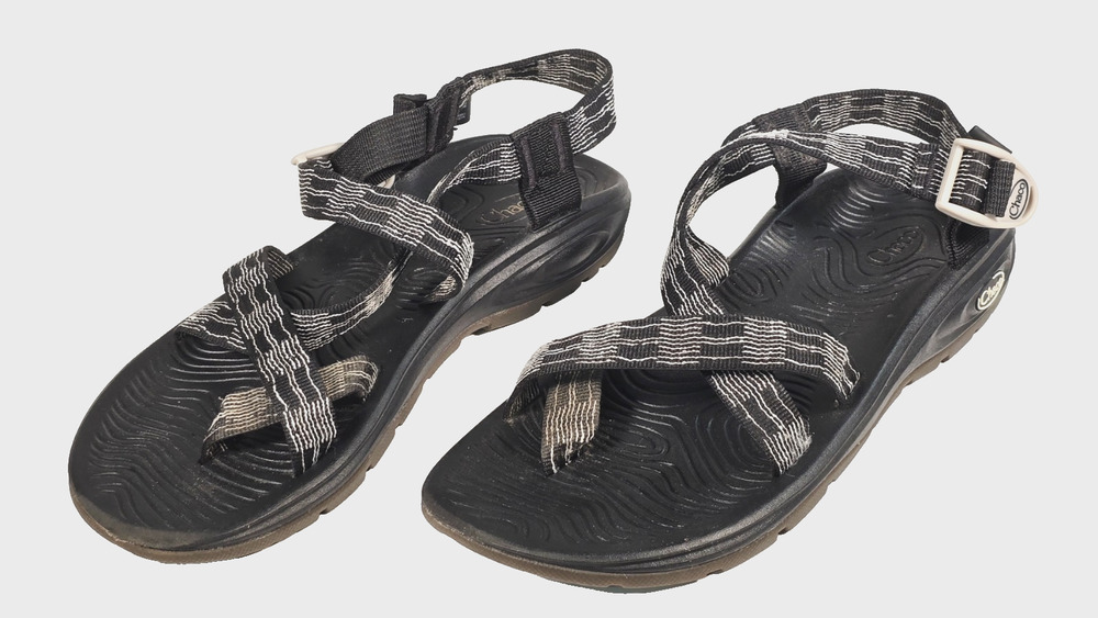 Chaco Women's ZVOLV X2 Strappy Black Sandals Dual Adjustable Size 10 JCH108026